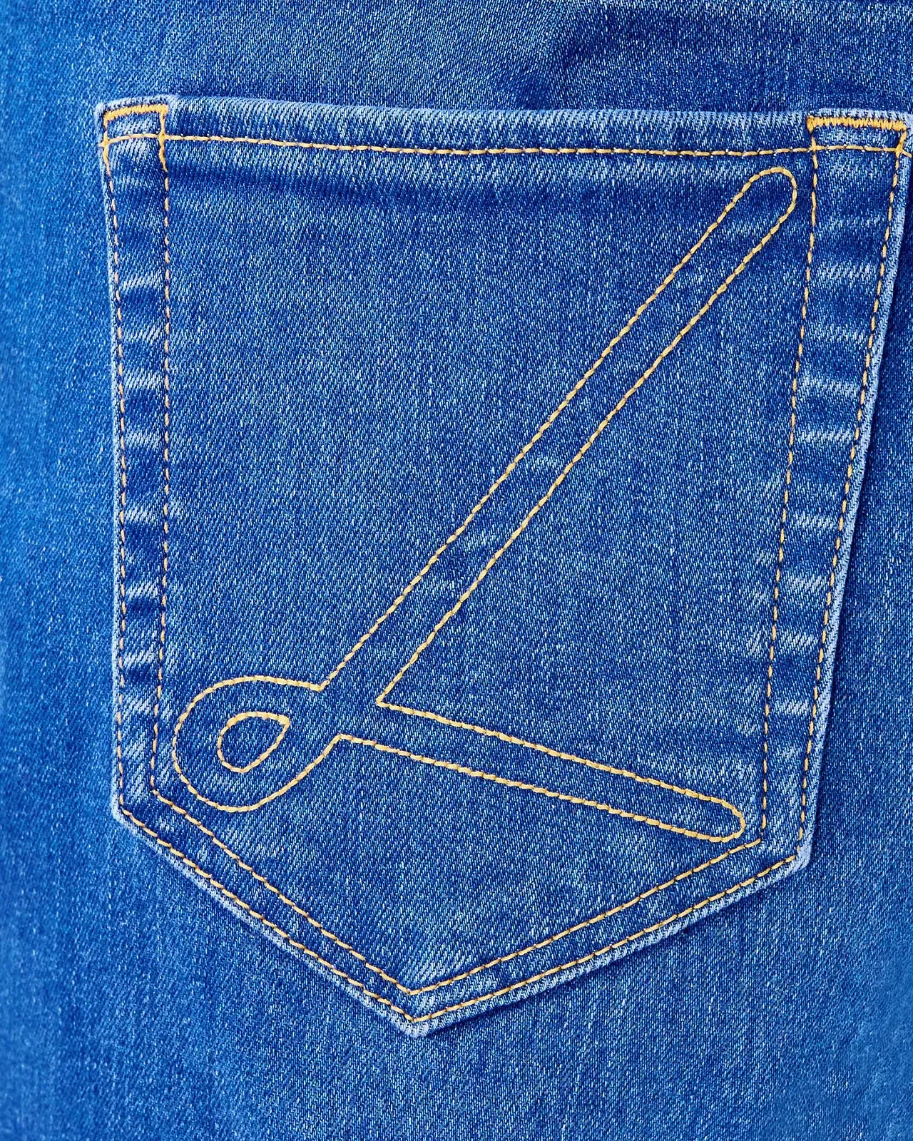 ANISTON HIGH RISE STRAIGH MEDIUM WASH