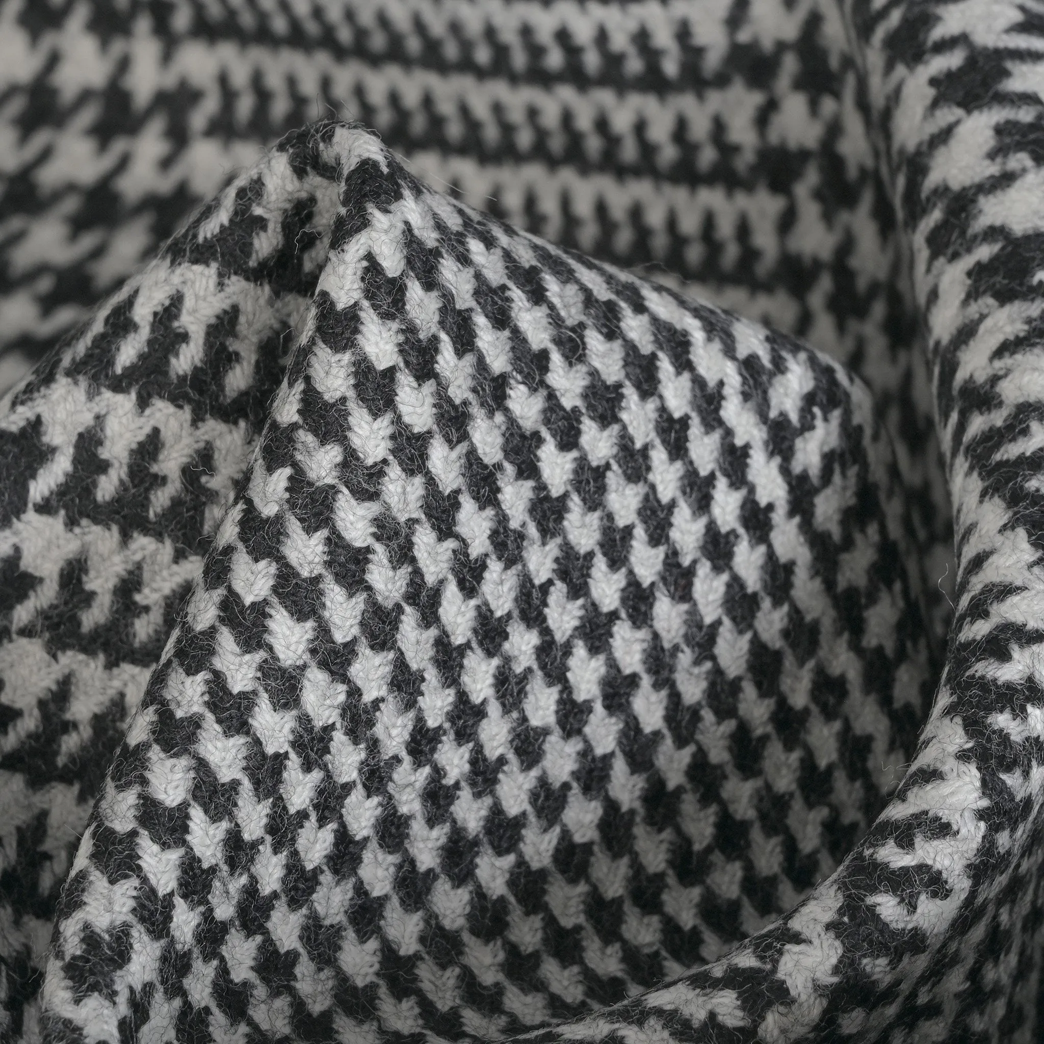 Black Prince of Wales Plaid Fabric 3916