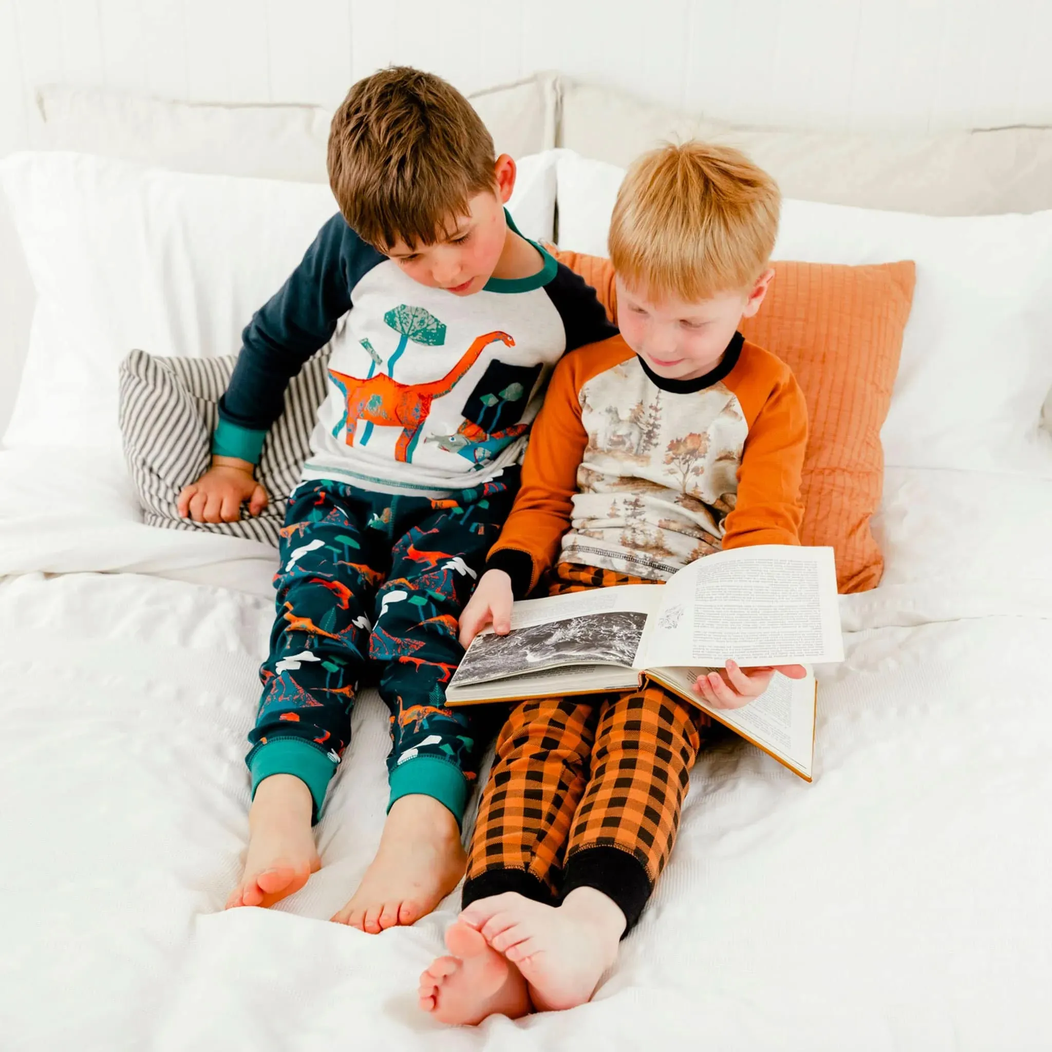 Organic Cotton Two Piece Forest Printed Pajama Set | DEUX PAR DEUX