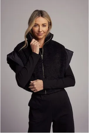 Rhea Vest Black - Sundays