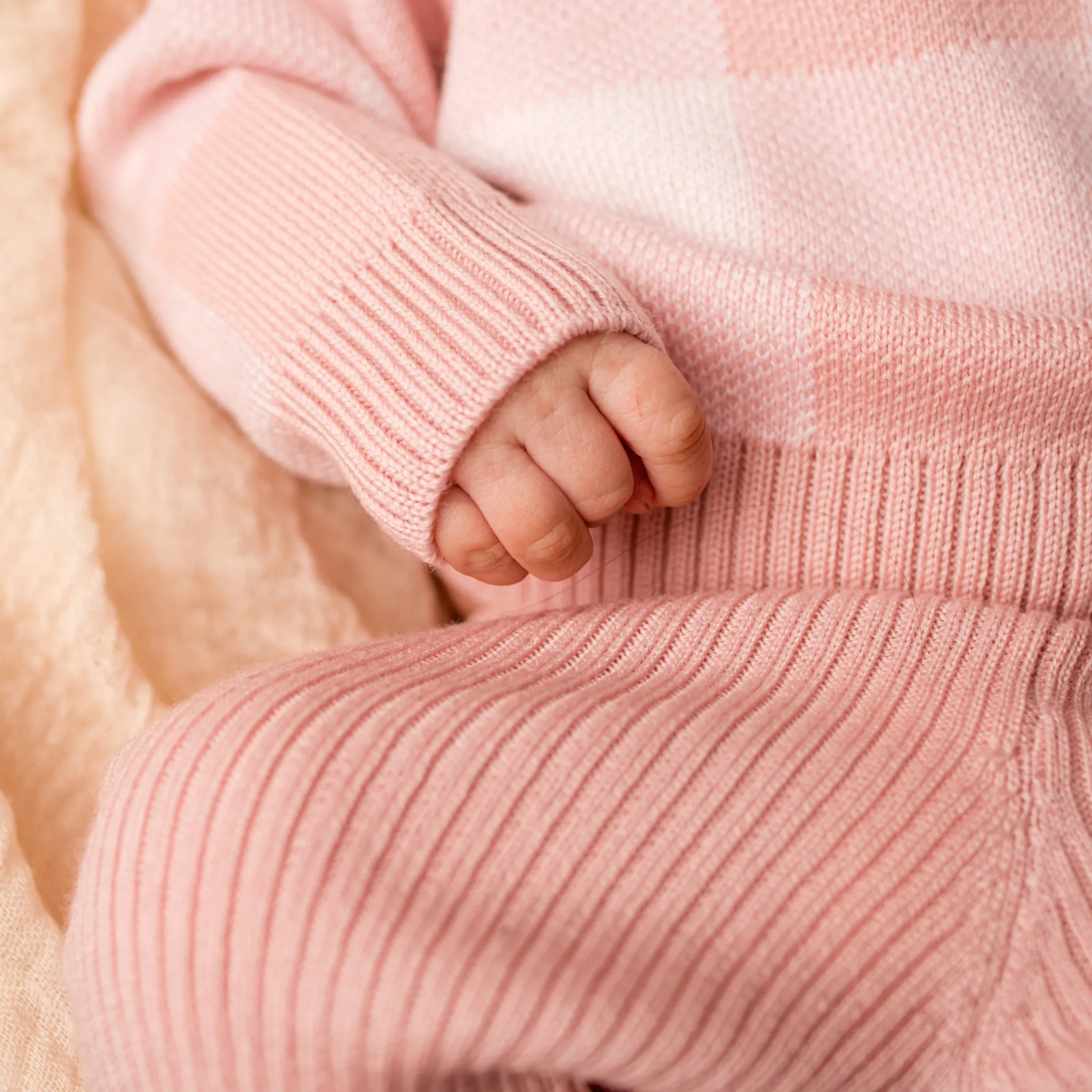 Virgin Merino Wool Checkered Sweater - Dusty Rose